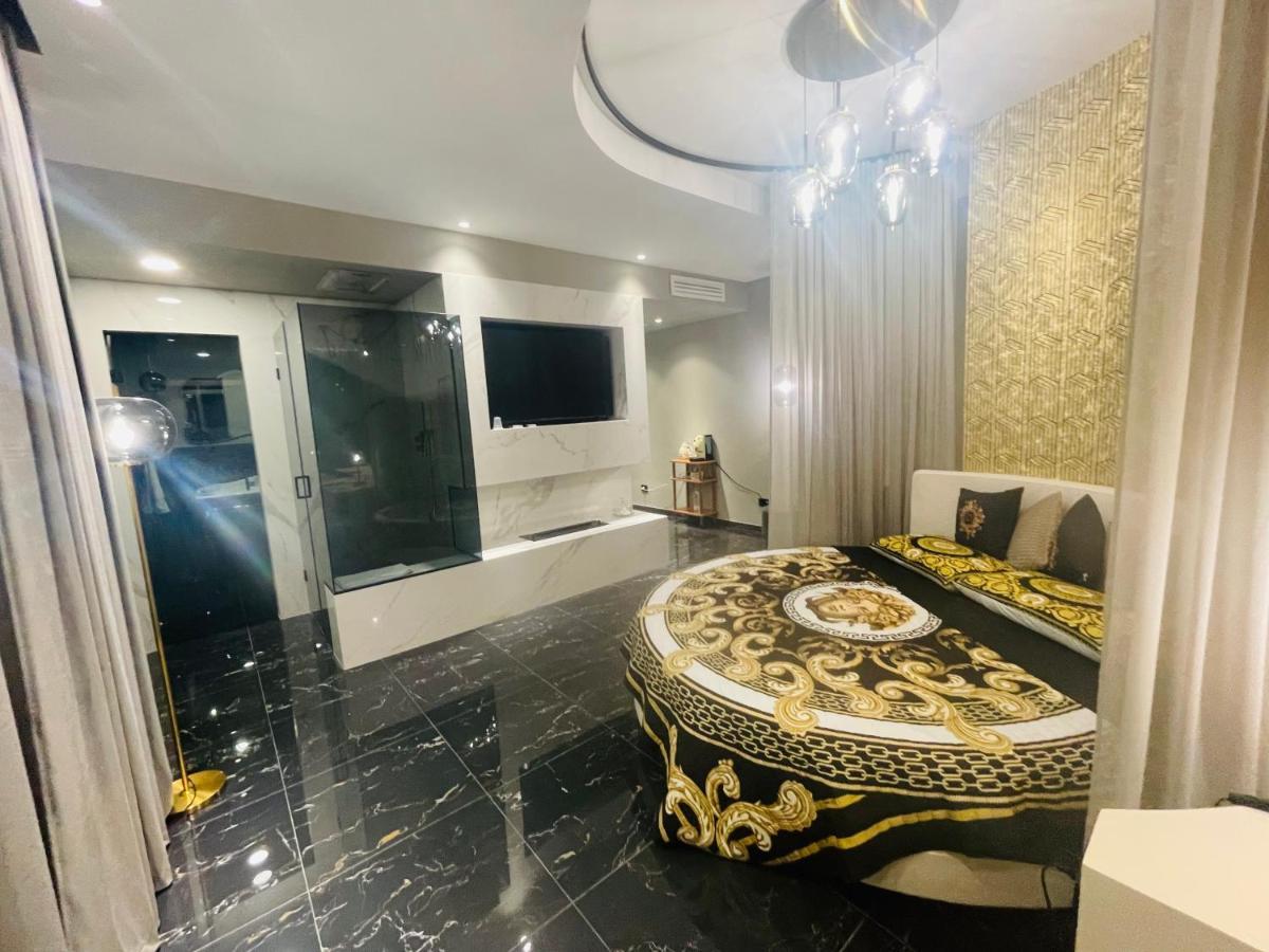 Versace Luxury Room กอร์เลโอเน ภายนอก รูปภาพ
