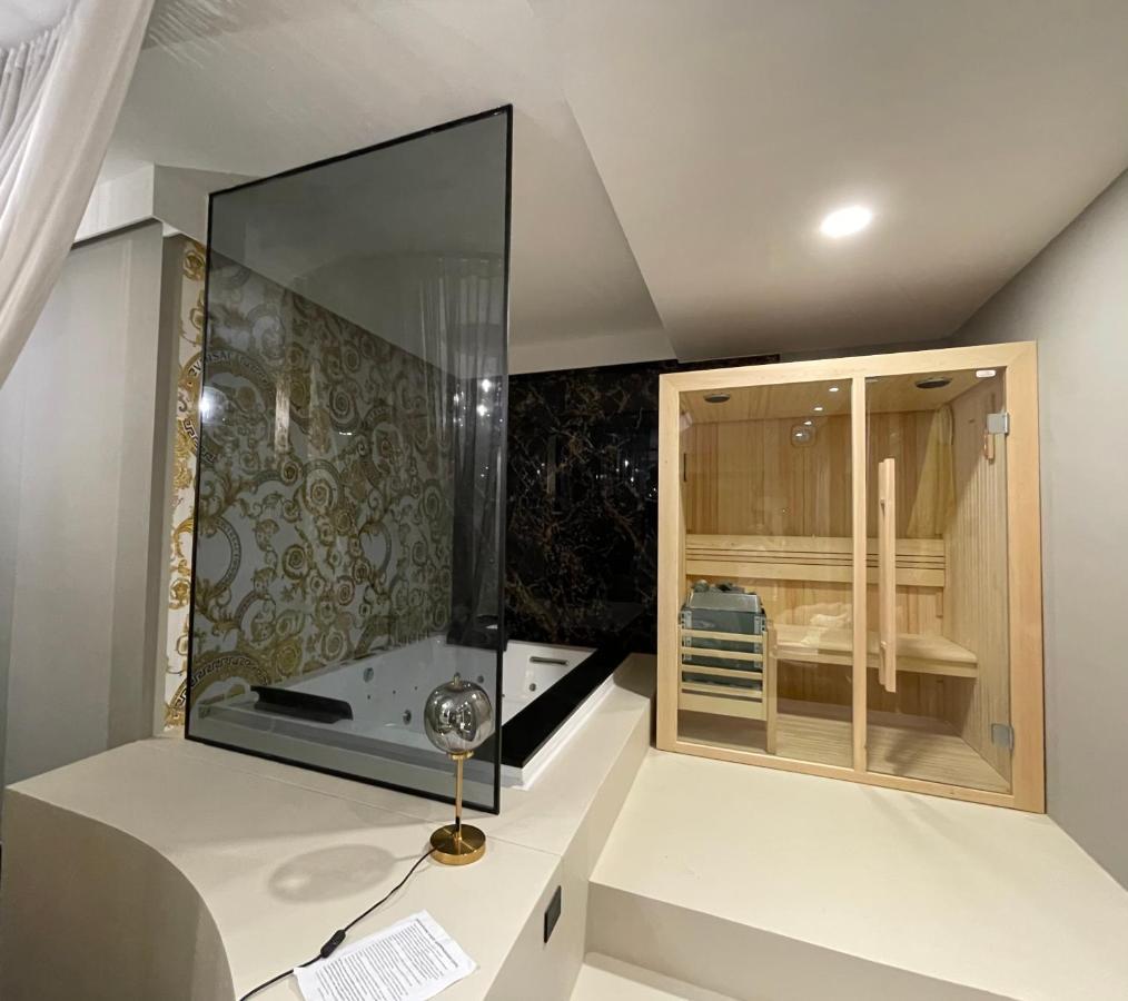 Versace Luxury Room กอร์เลโอเน ภายนอก รูปภาพ